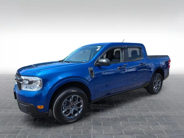 Used 2024 Blue Ford XLT image 3