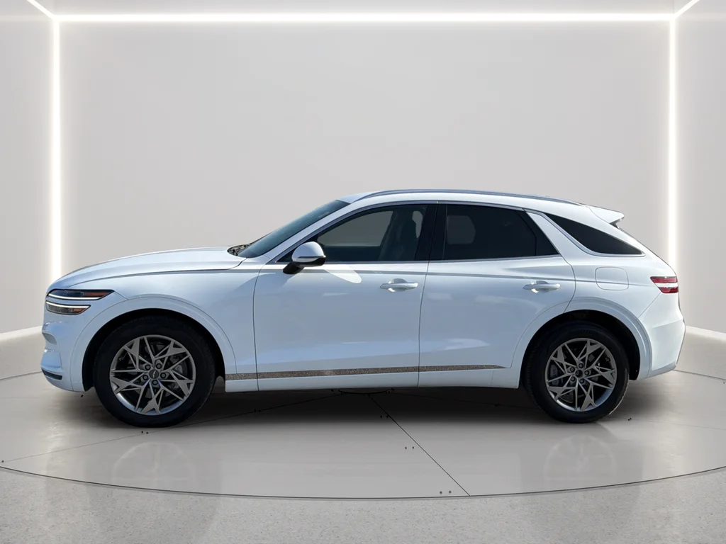 Used 2025 White Genesis 2.5T image 13