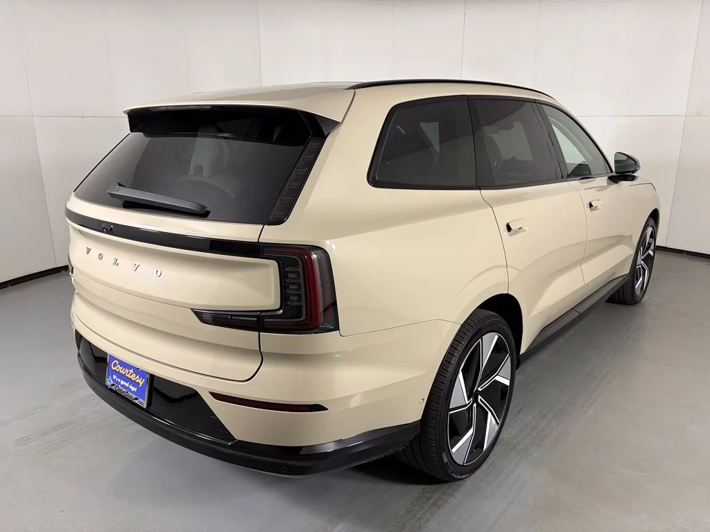 Used 2025 Beige Volvo Twin Motor Performance Ultra image 8