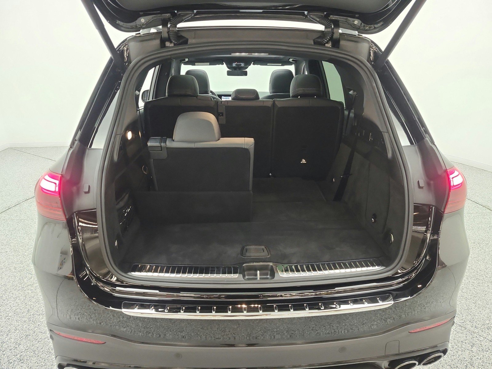 Certified Used 2026 Obsidian Black Metallic Mercedes-Benz AMG® GLE 53 4MATIC+ SUV image 21