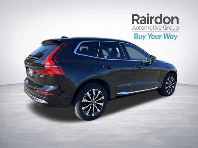 Used 2023 Onyx Black Metallic Volvo Plus Bright Theme image 7