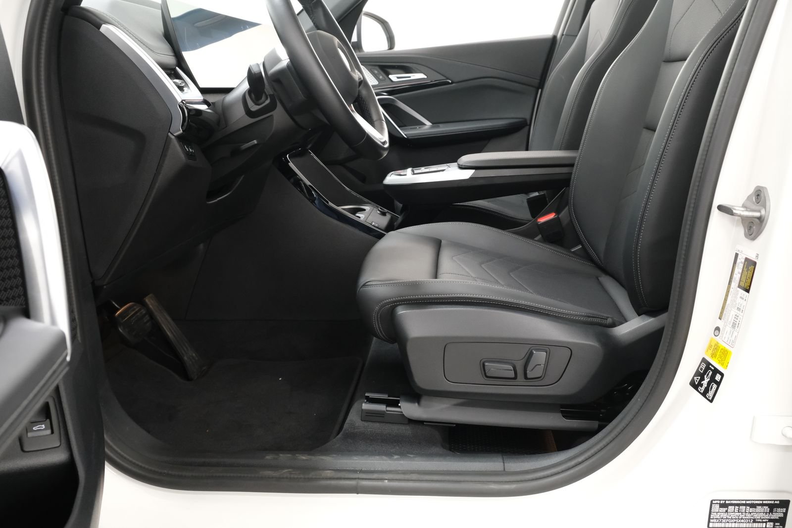 Certified Used 2023 Alpine White BMW xDrive28i image 30