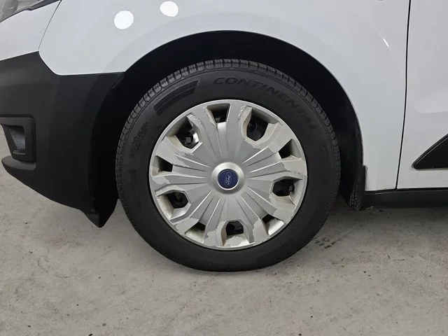 Used 2020 Frozen White Ford XL image 9