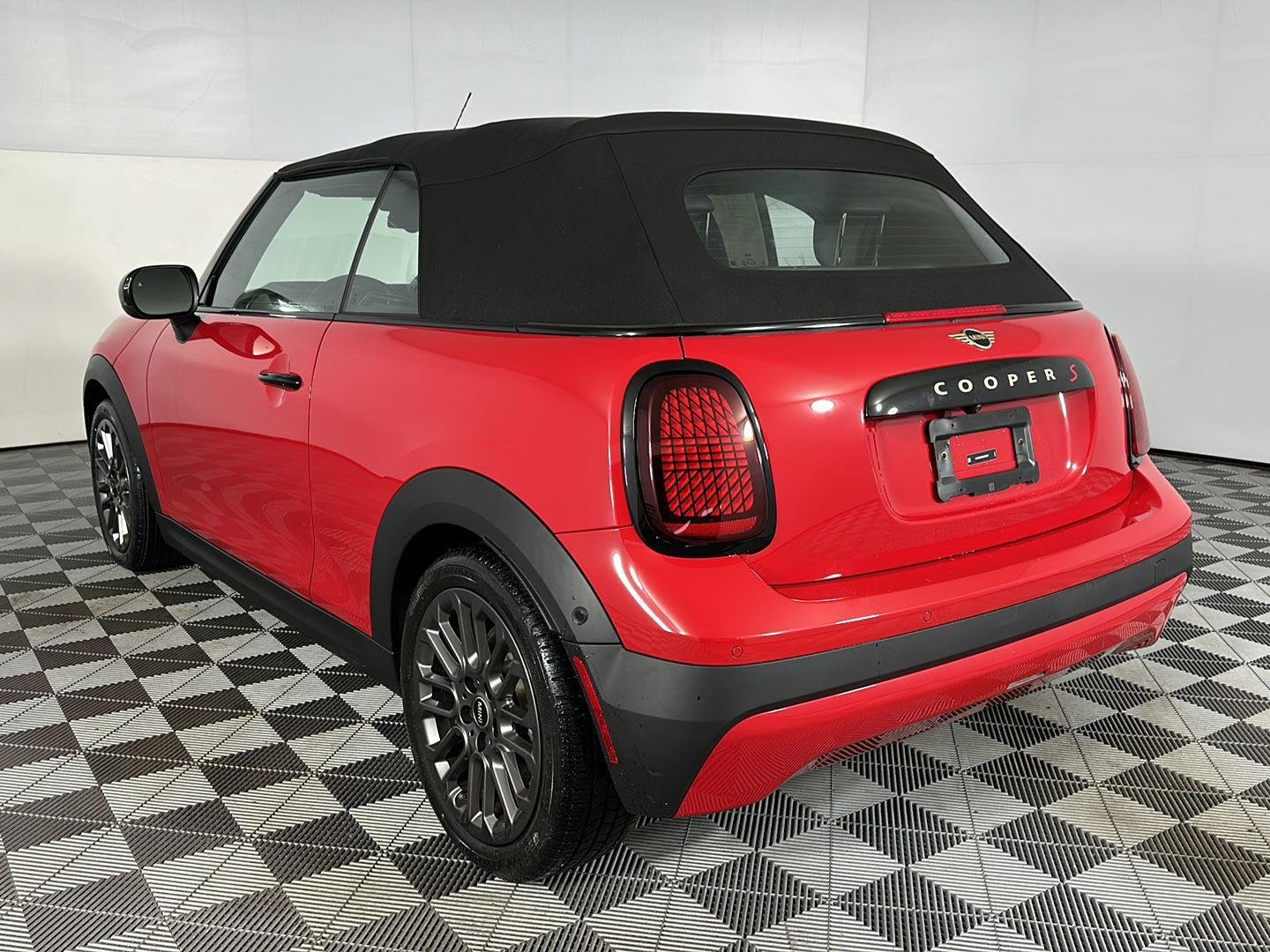 Certified Used 2025 Chili Red MINI Signature image 22
