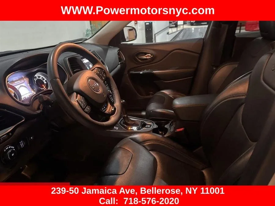 Used 2023 White Jeep Altitude image 27