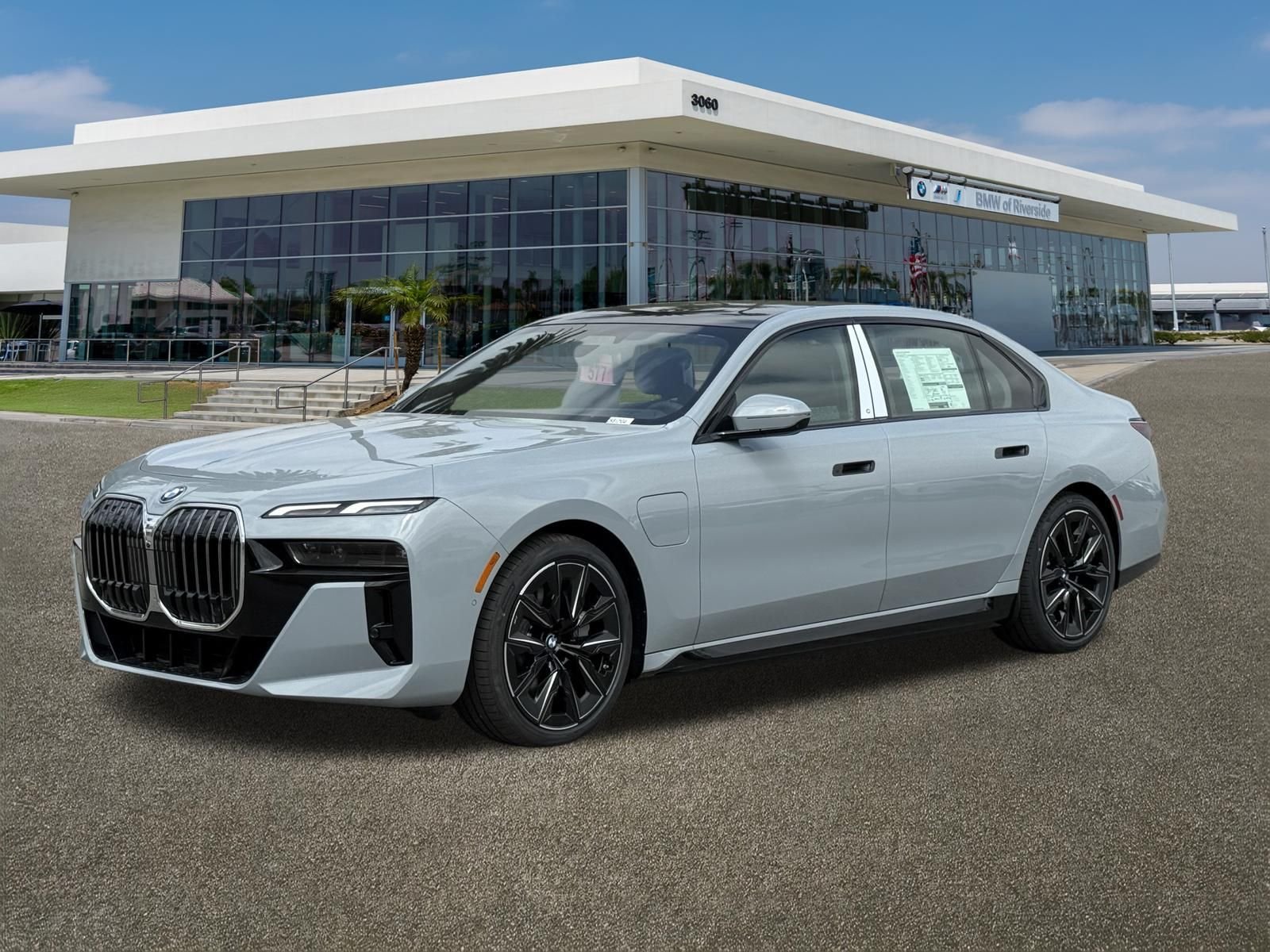New 2026 Brooklyn Grey Metallic BMW 750e xDrive image 5