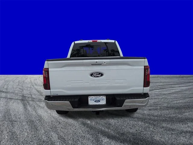 New 2026 Oxford White Ford XLT image 5