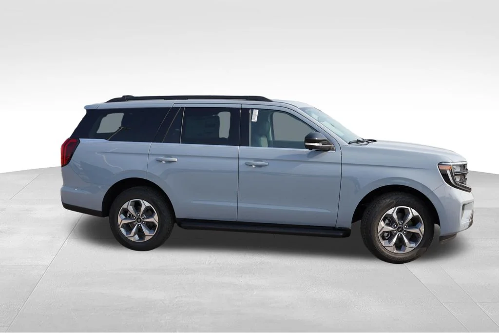 New 2027 Glacier Gray Metallic Tri-Coat Ford Active image 2