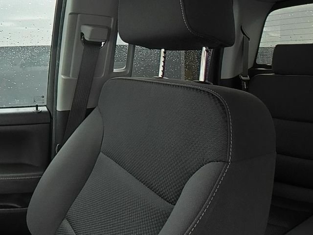 Used 2018 Silver Chevrolet LT image 39