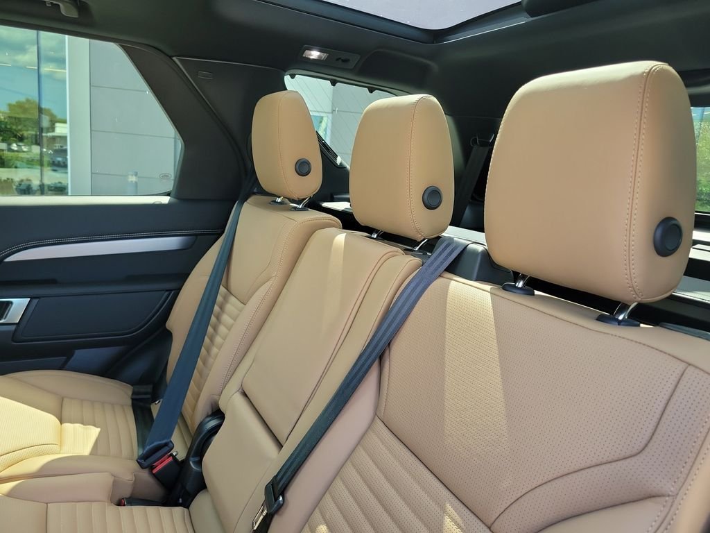 2025 Land Rover Discovery Dynamic SE - Photo 15