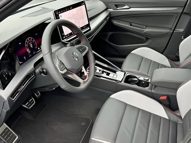 2025 Volkswagen Golf GTI SE - Photo 11