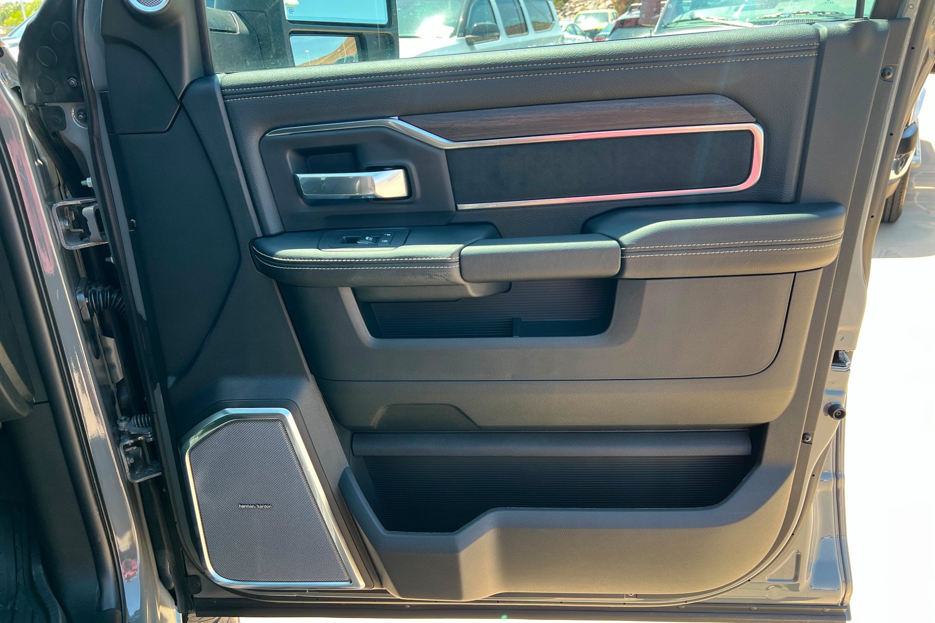New 2026 Ceramic Gray Clear-Coat Exterior Paint RAM Laramie image 23