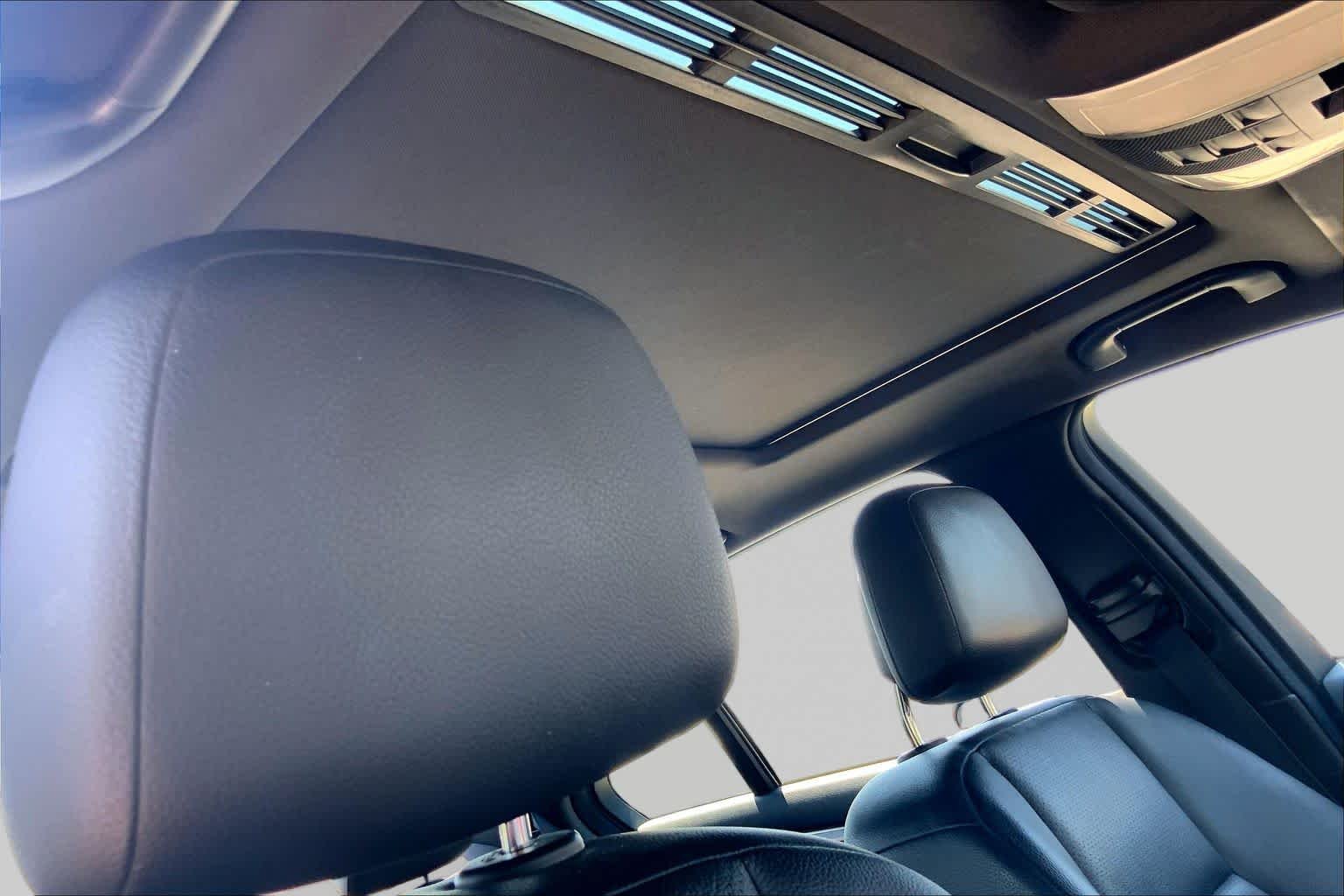 Used 2012 Arctic White Mercedes-Benz C 250 Luxury image 12