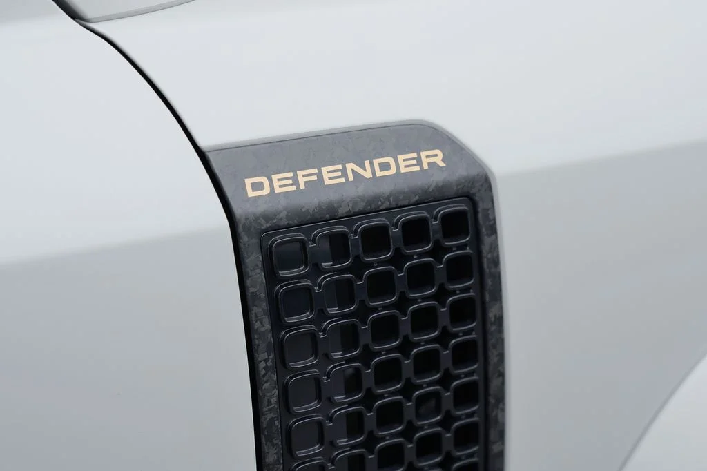New 2026 Borasco Grey Land Rover OCTA image 9