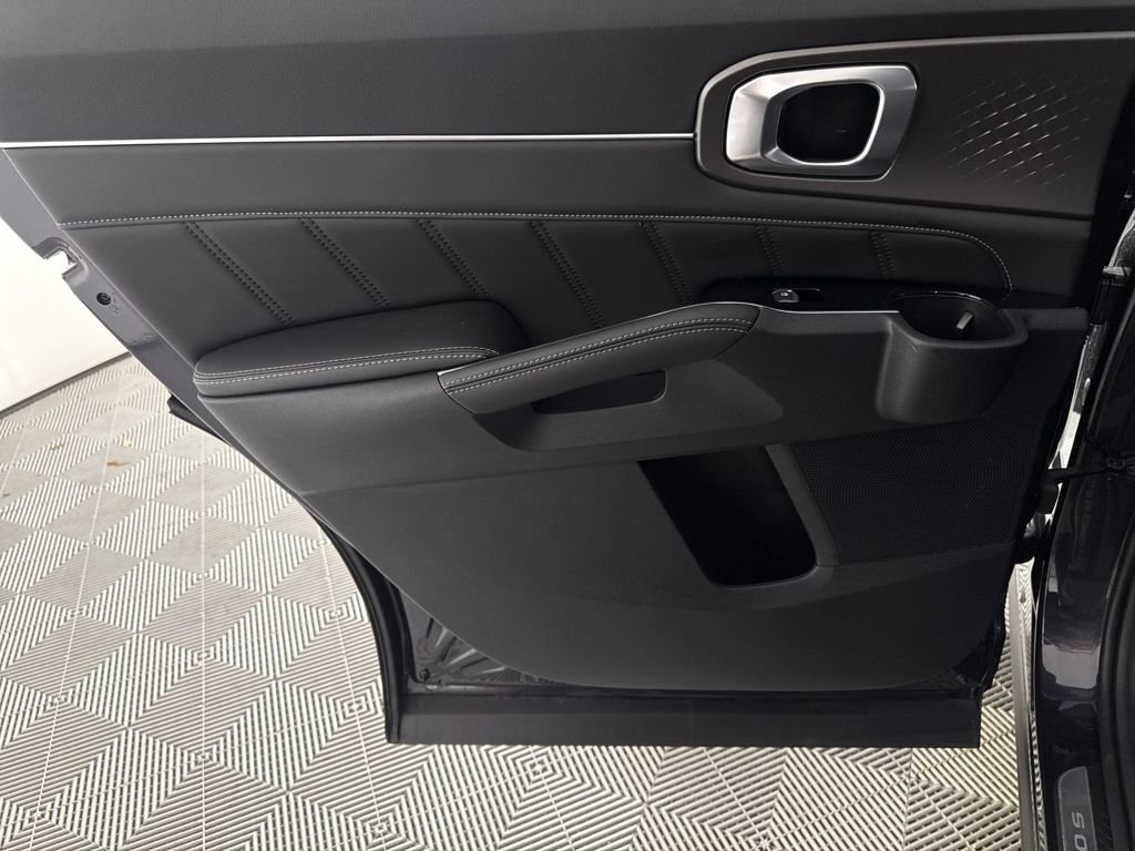 2025 Kia Sorento SX - Photo 12