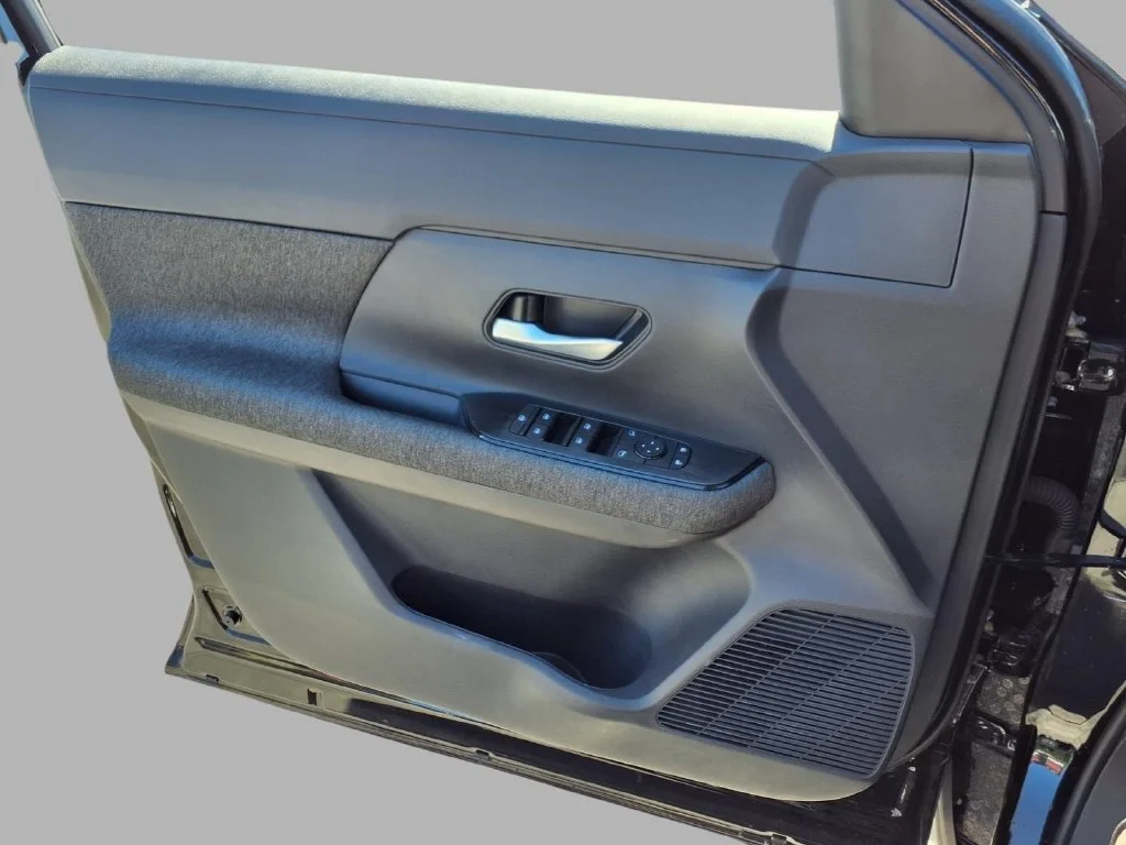 New 2027 Black Nissan SV image 17