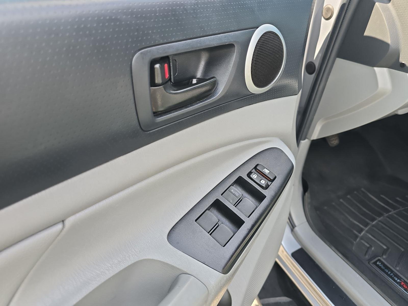 Used 2015 Silver Sky Metallic Toyota BASE image 21