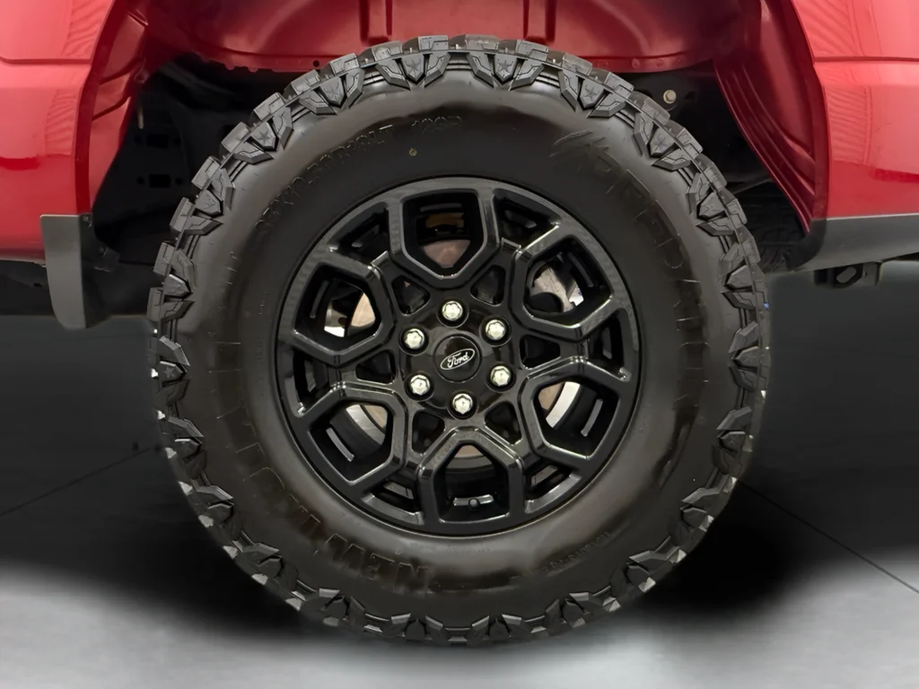 Used 2024 Red Ford XLT image 29