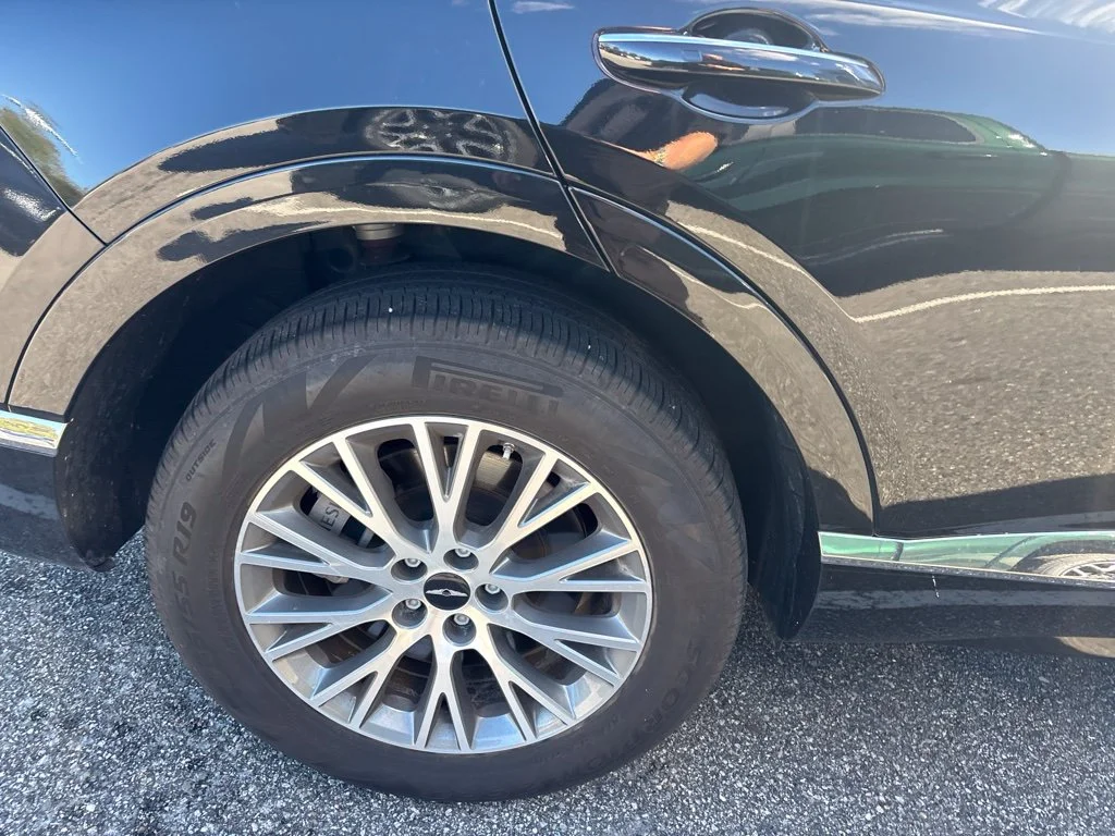 Used 2026 Black Genesis 2.5T image 9