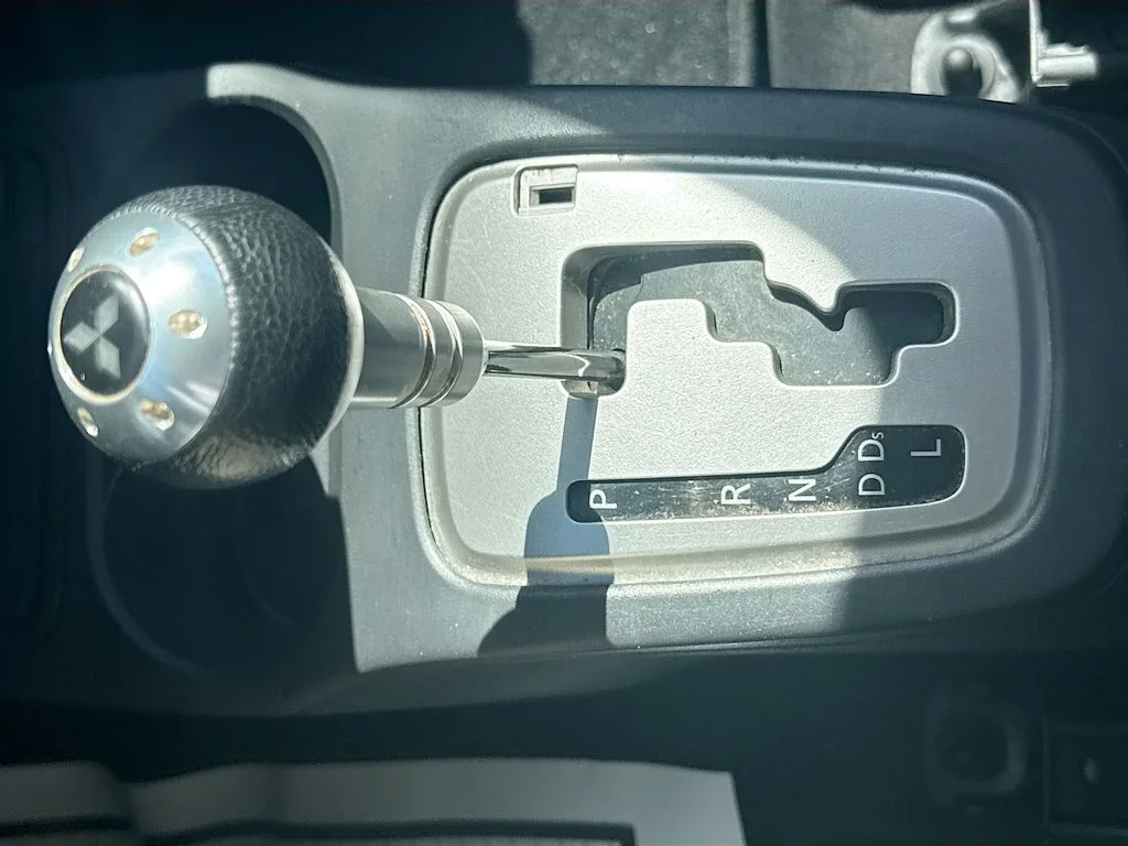 Used 2024  Mitsubishi ES image 18