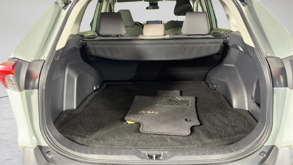 Used 2020 Green Toyota XLE image 40