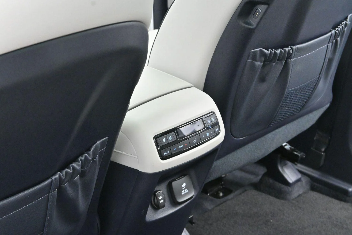 Used 2024 Hyper White Hyundai Calligraphy image 33