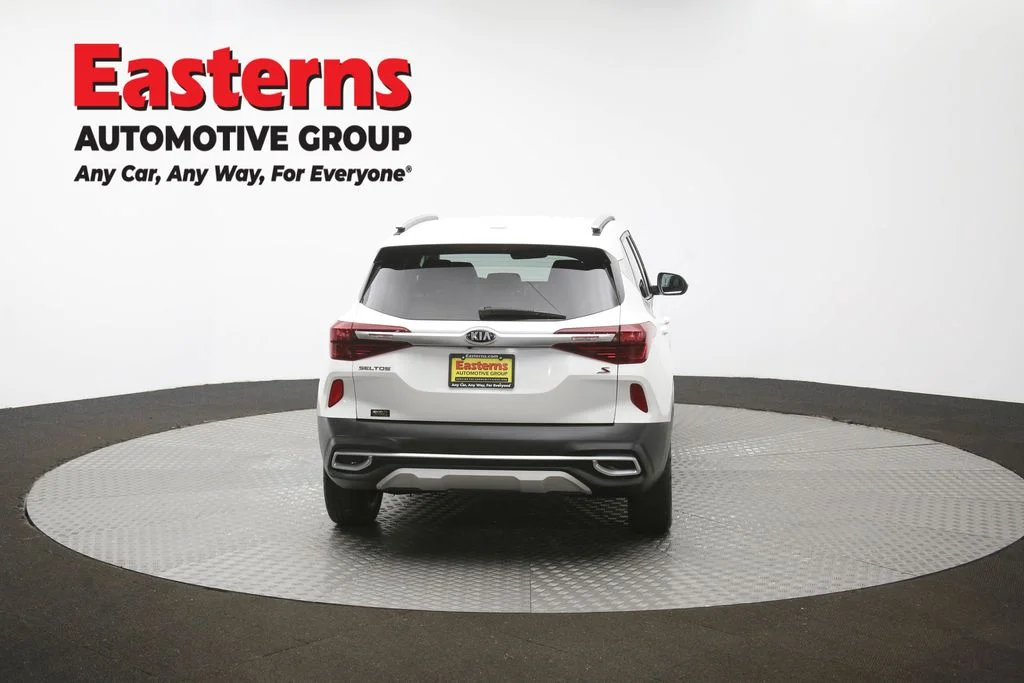 Used 2021 White Kia S image 35