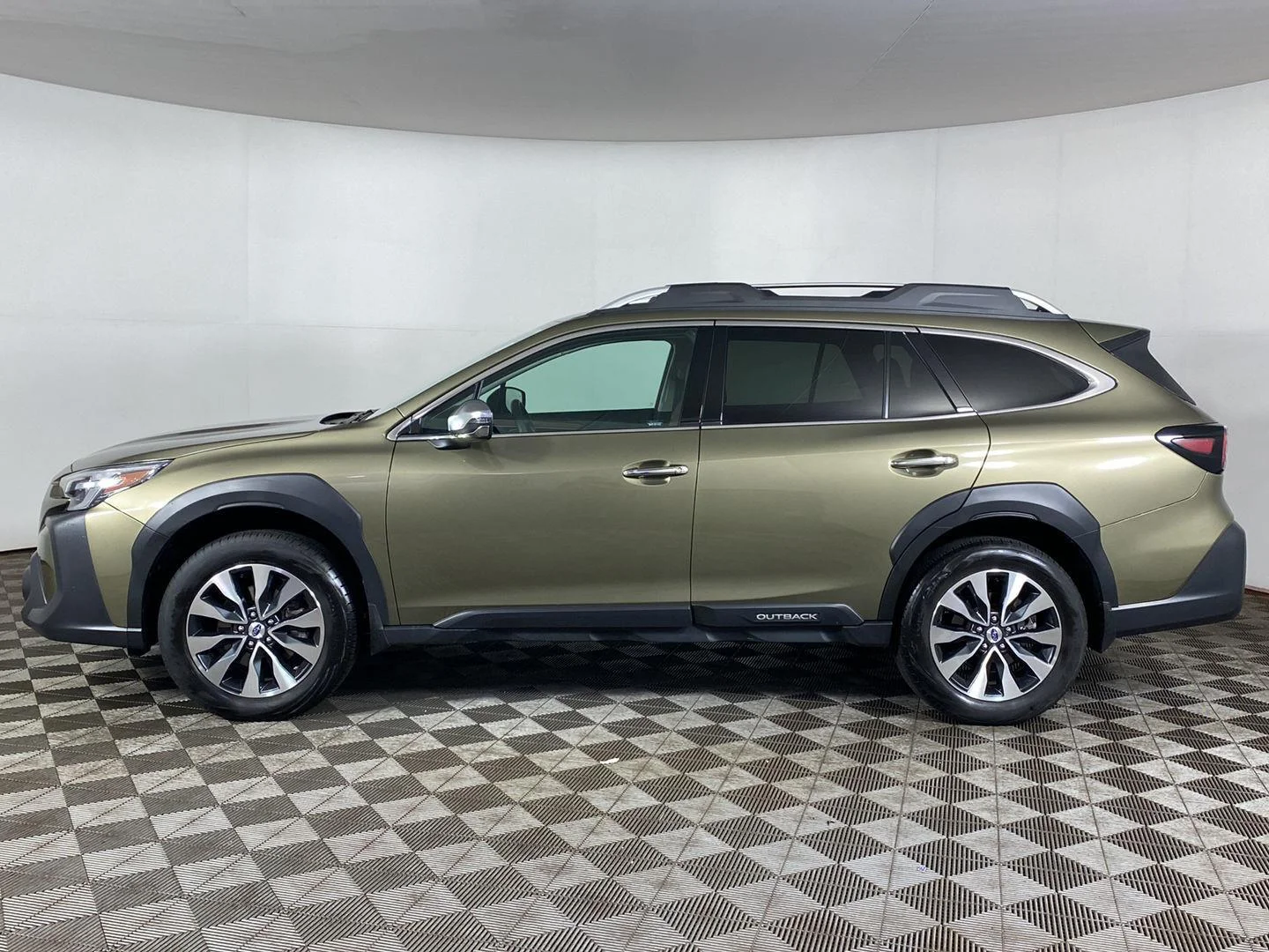 Used 2024 Autumn Green Metallic Subaru Touring image 9