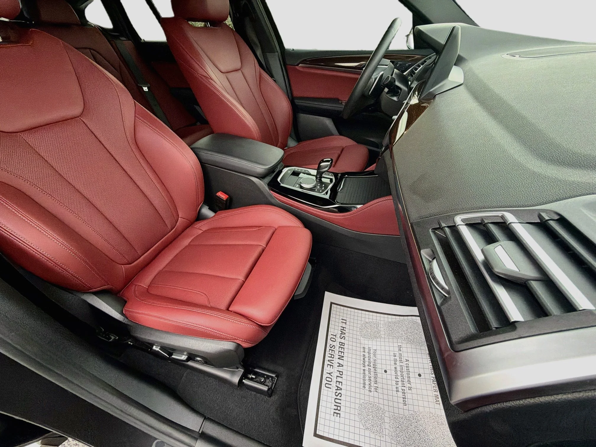 Used 2024 Dark Graphite Metallic BMW xDrive30i image 14