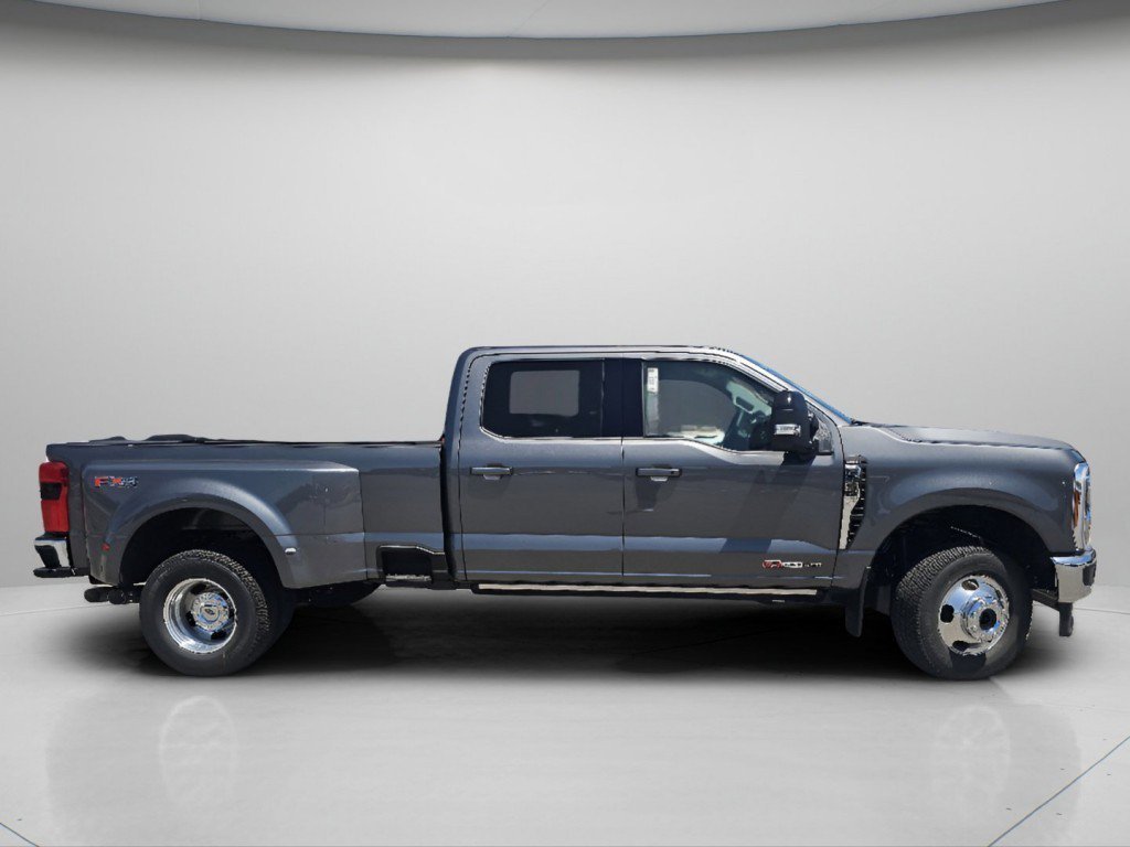 New 2026 Carbonized Gray Metallic Ford LARIAT image 28