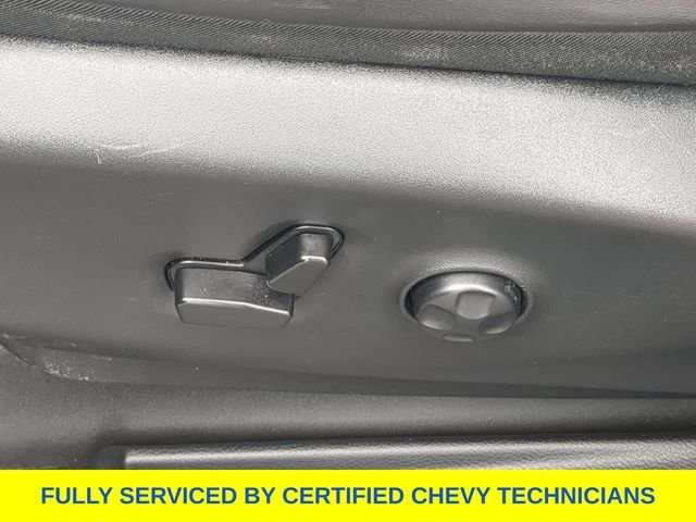 Used 2025 White Chrysler Limited image 25