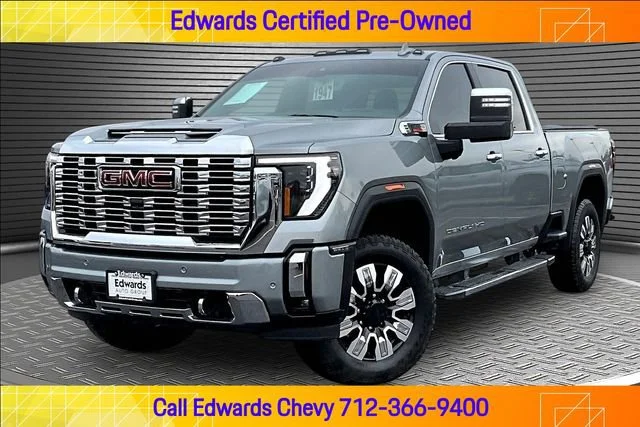2025 GMC Sierra 4WD Crew Cab Standard Box Denali's photo
