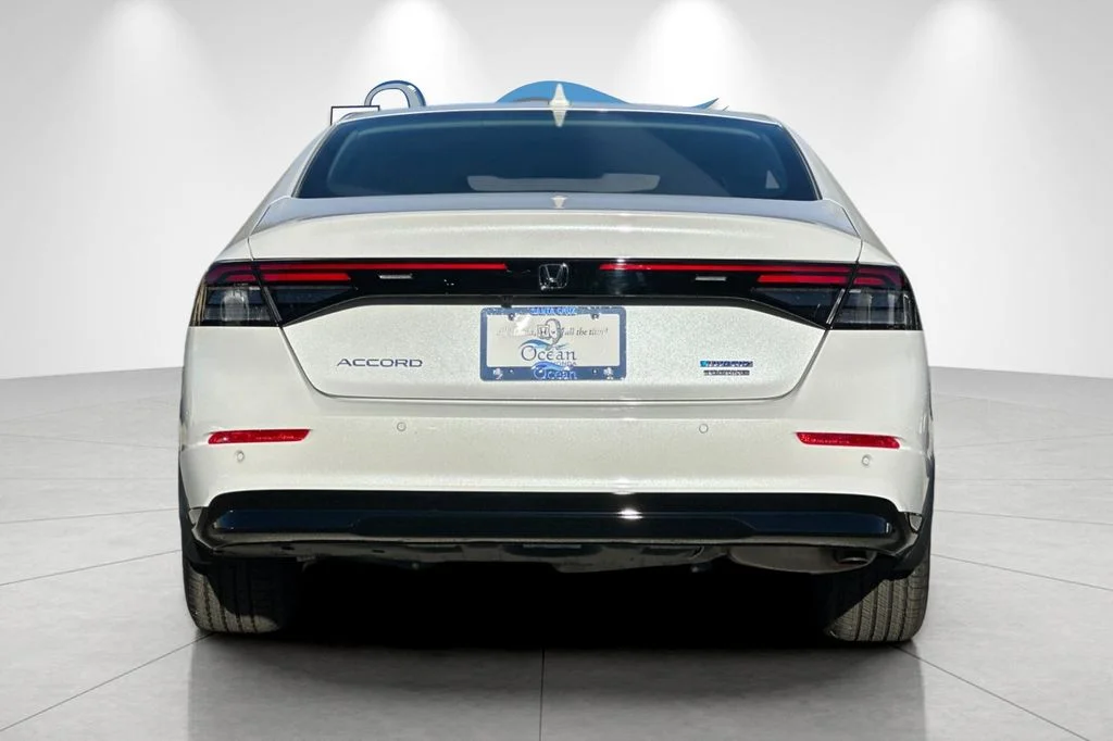 Used 2025  Honda Touring image 5