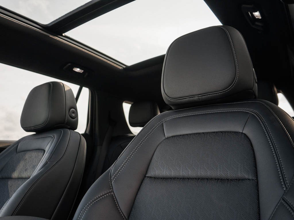 2027 Chevrolet Equinox LT - Photo 19