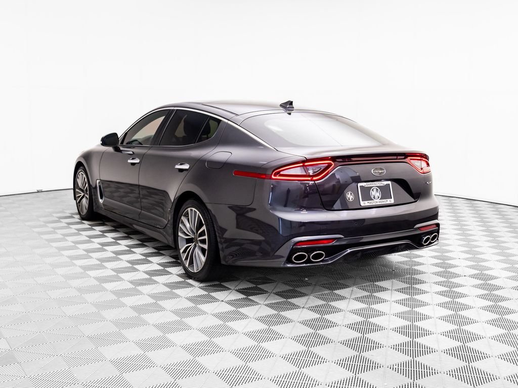 2019 Kia Stinger Premium photo 3