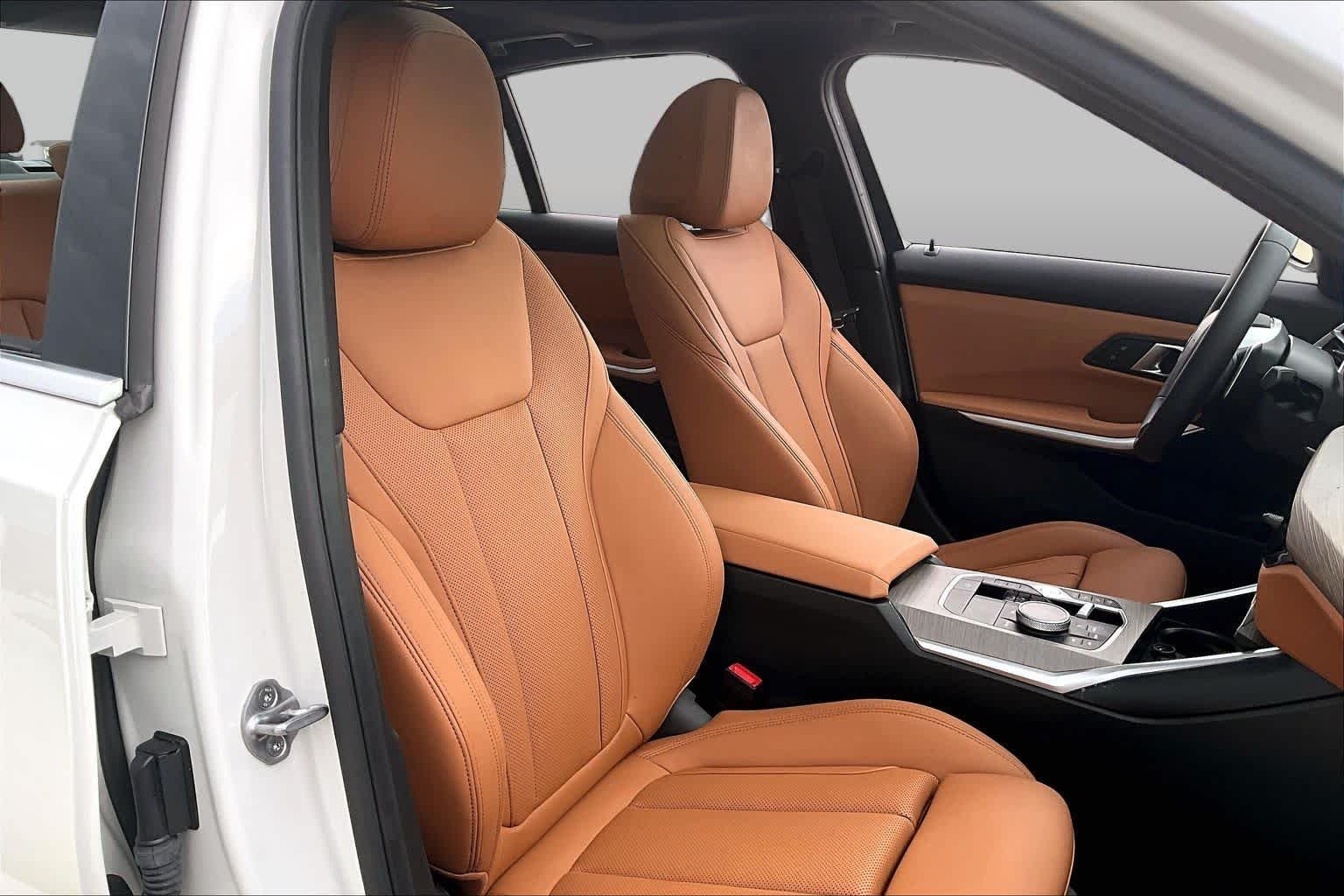 Used 2025 Mineral White Metallic BMW 330i image 8