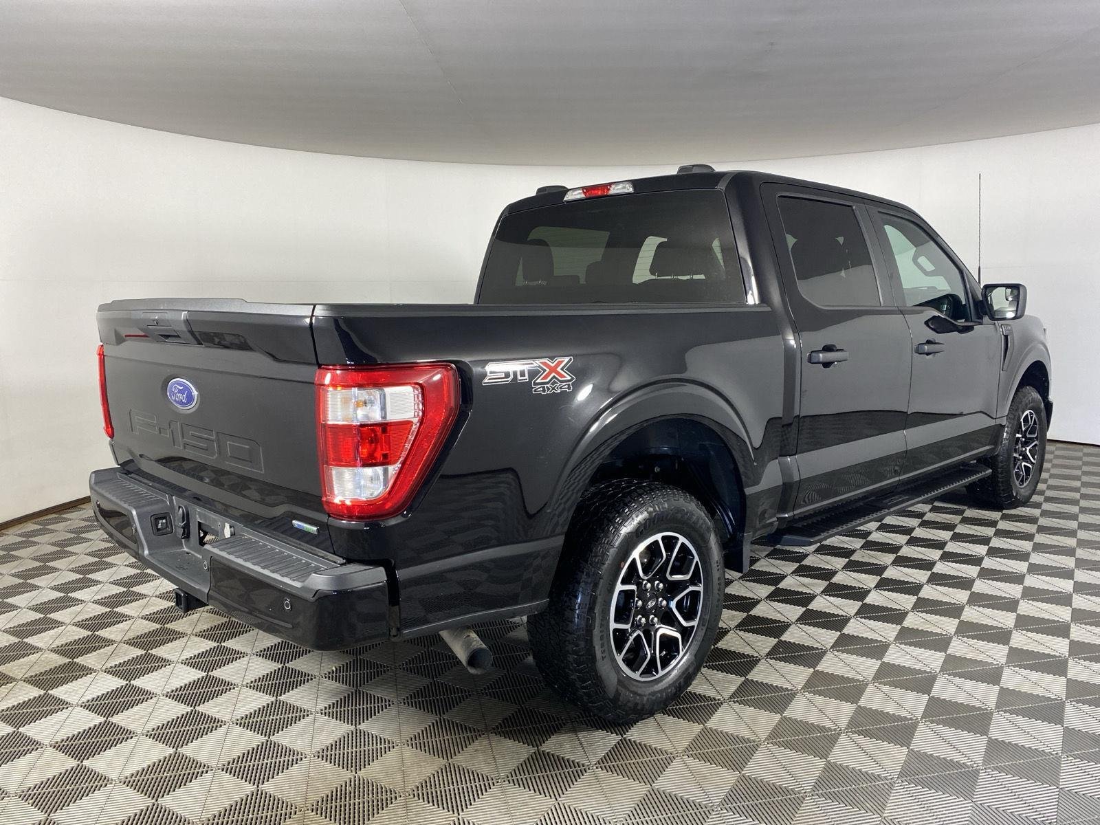 Used 2023 Agate Black Ford XL image 16