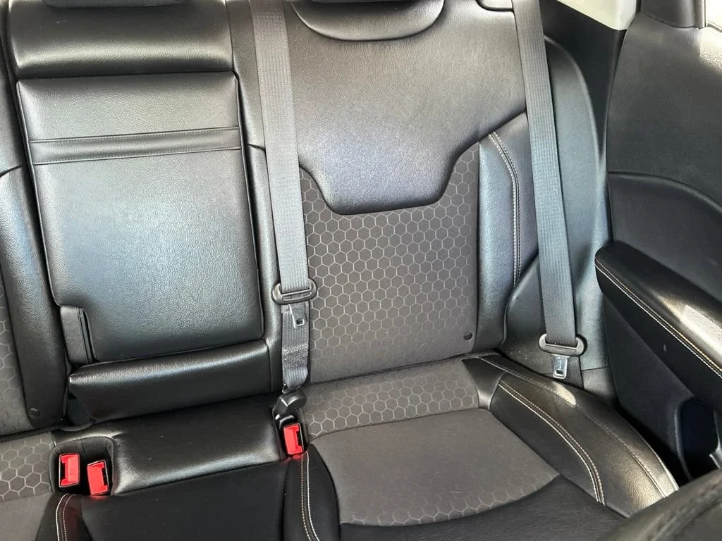 Used 2019 White Clearcoat Jeep Latitude image 15