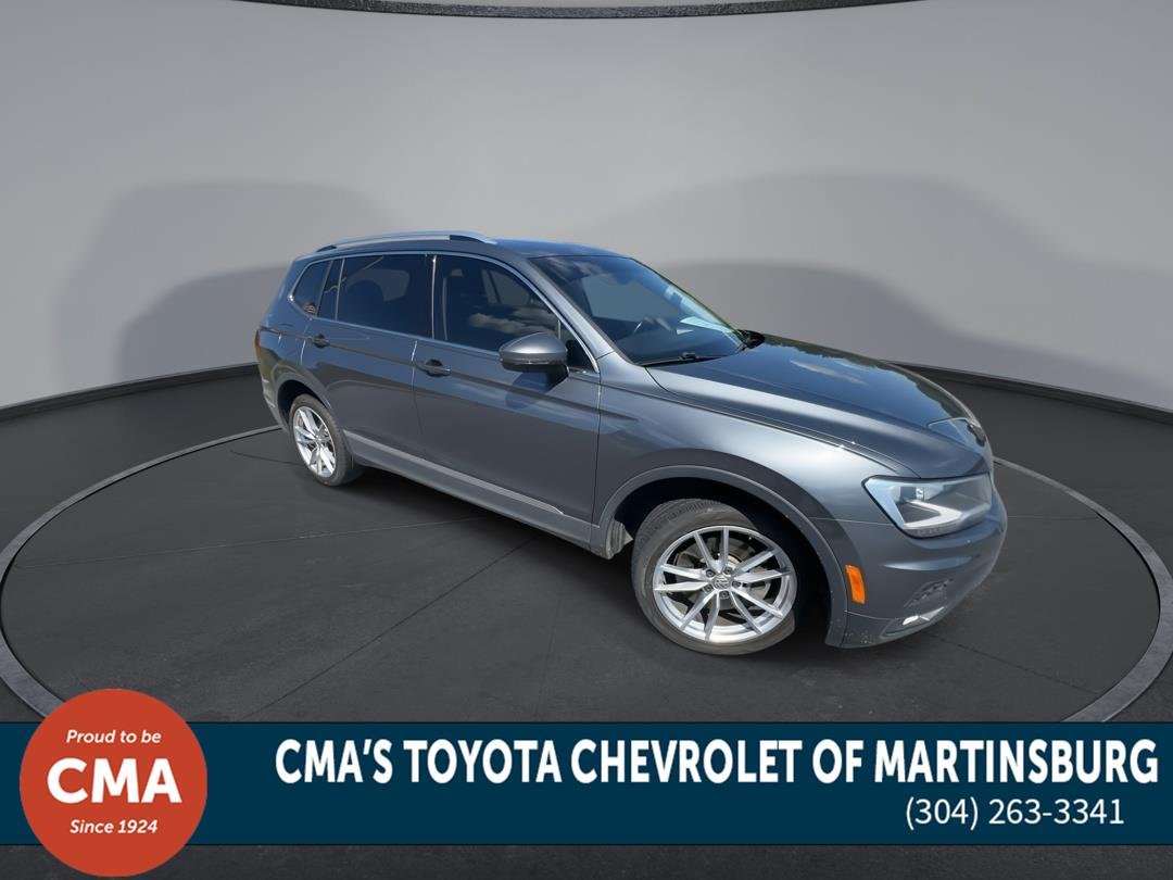 Used 2019 Platinum Gray Metallic Volkswagen SE image 2