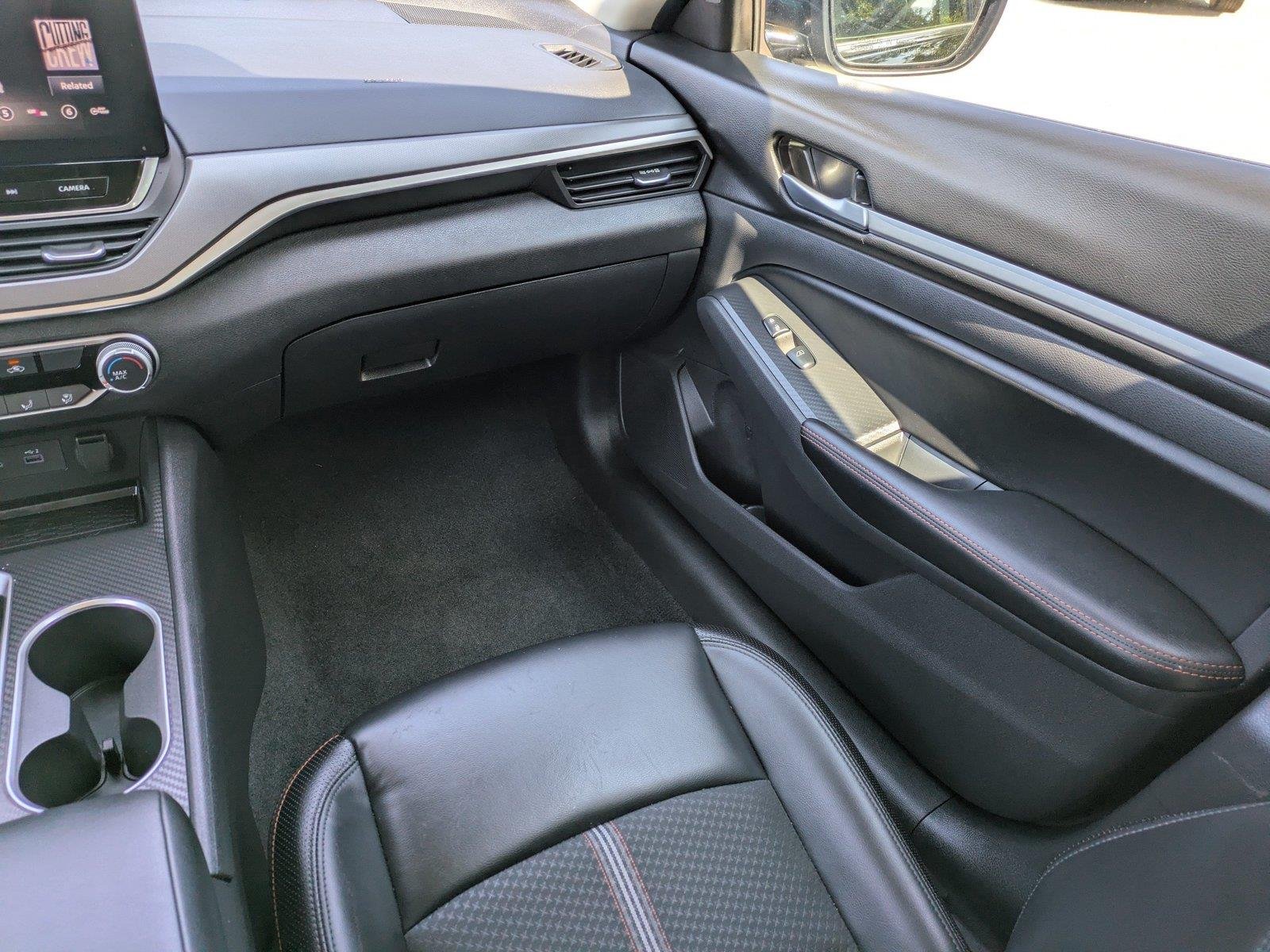 Used 2026 Super Black Nissan SR image 16
