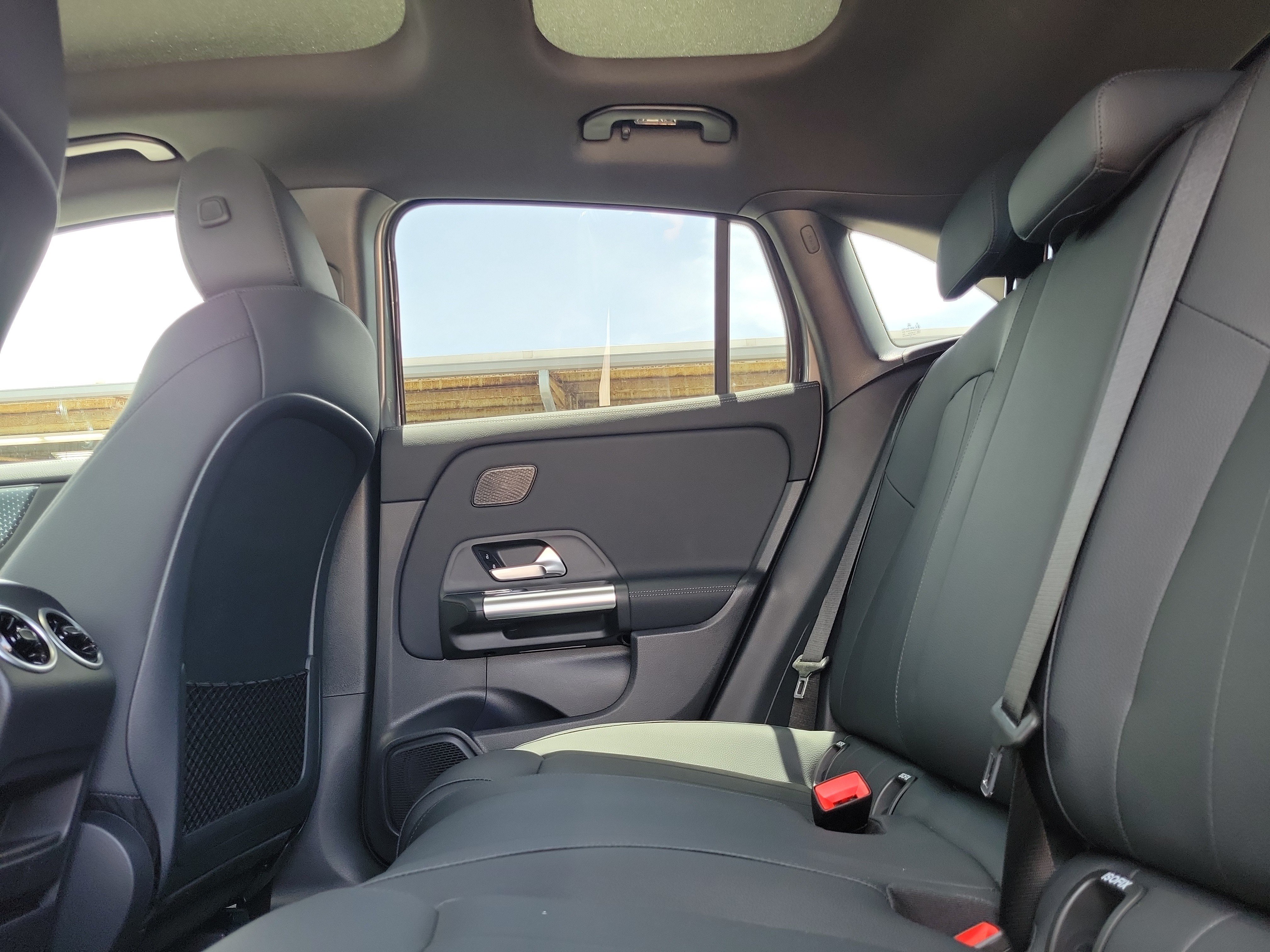 New 2026 Mountain Grey Metallic Mercedes-Benz GLA 250 image 42