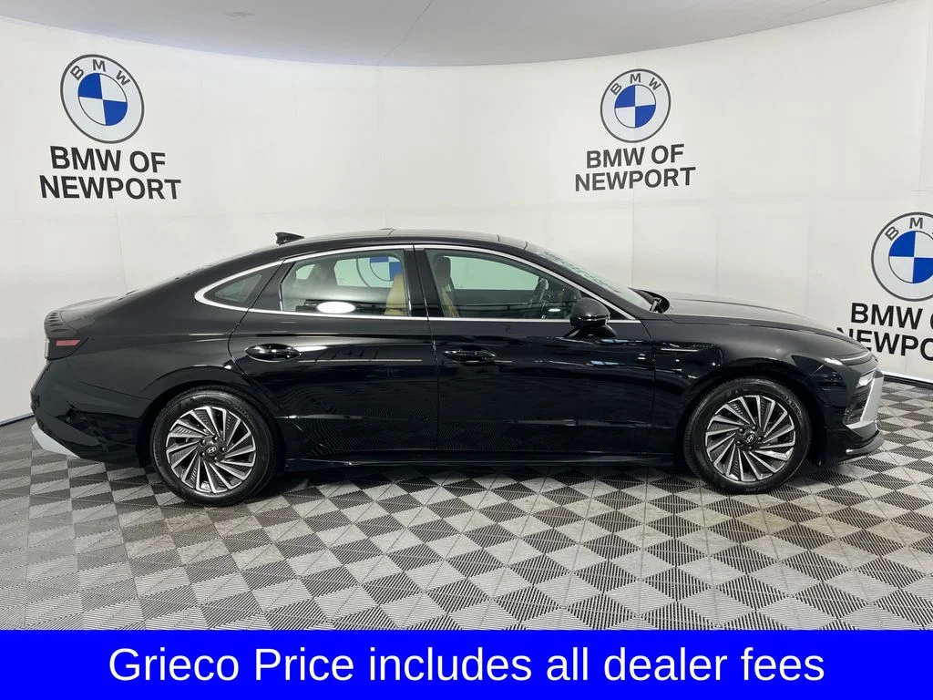 Used 2026 Black Hyundai Limited image 11