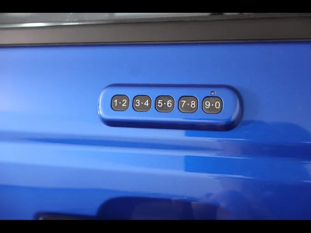 Used 2023 Blue Ford Wildtrak image 11