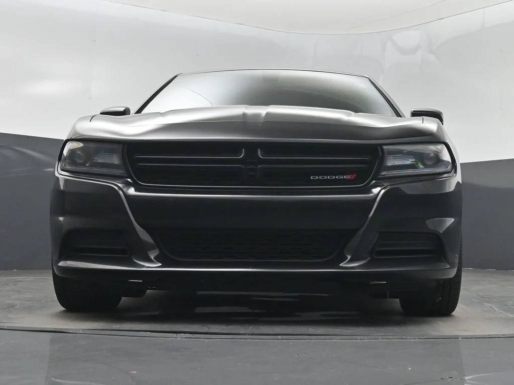 Used 2021 Black Dodge SXT image 31