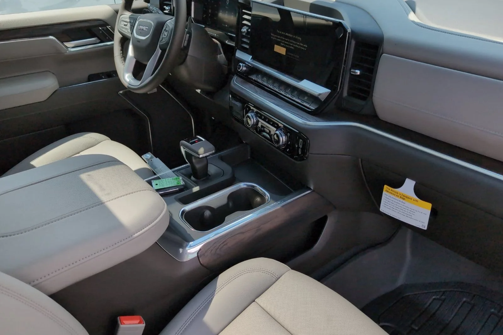 New 2026 Glacier White Tricoat GMC SLT image 15