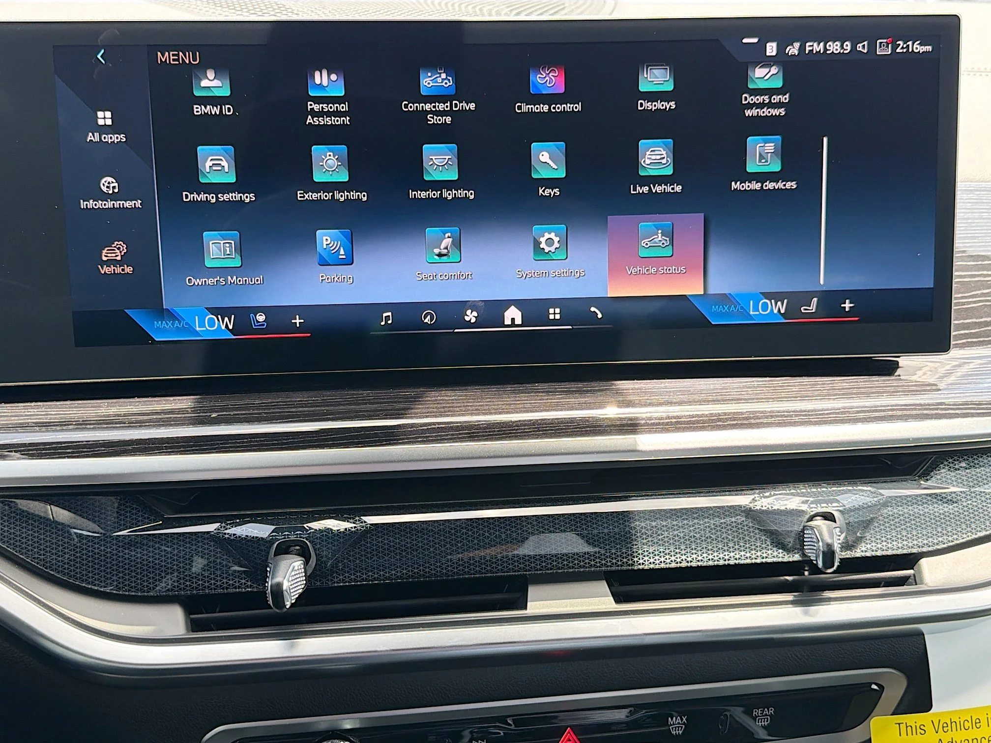 New 2026 Black Sapphire Metallic BMW xDrive40i image 30