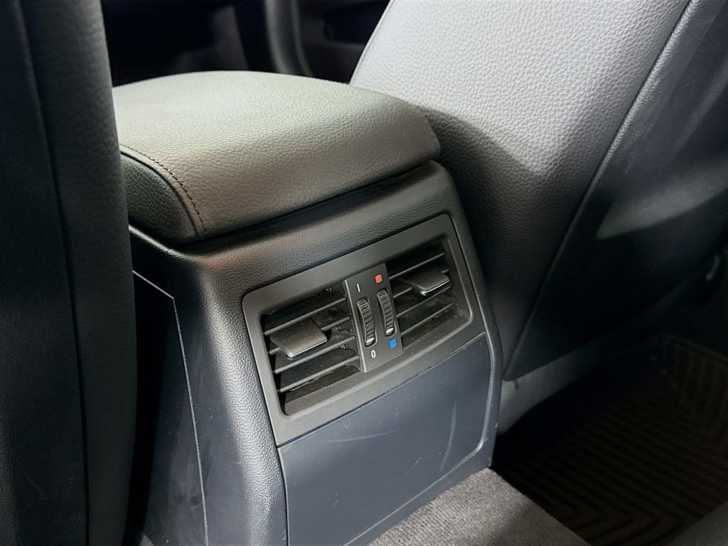 Used 2011 Red BMW 328i xDrive image 23