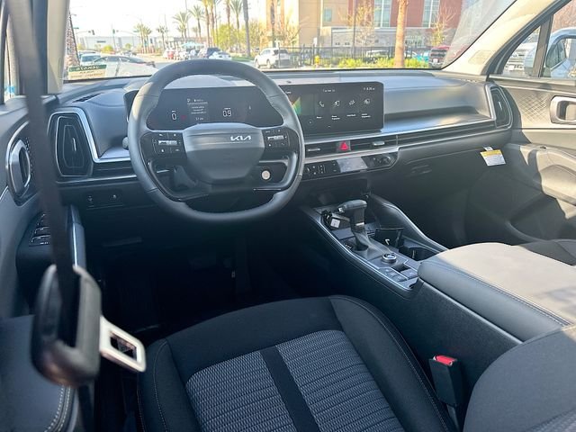 Used 2026 Glacial White Pearl Kia LX image 21