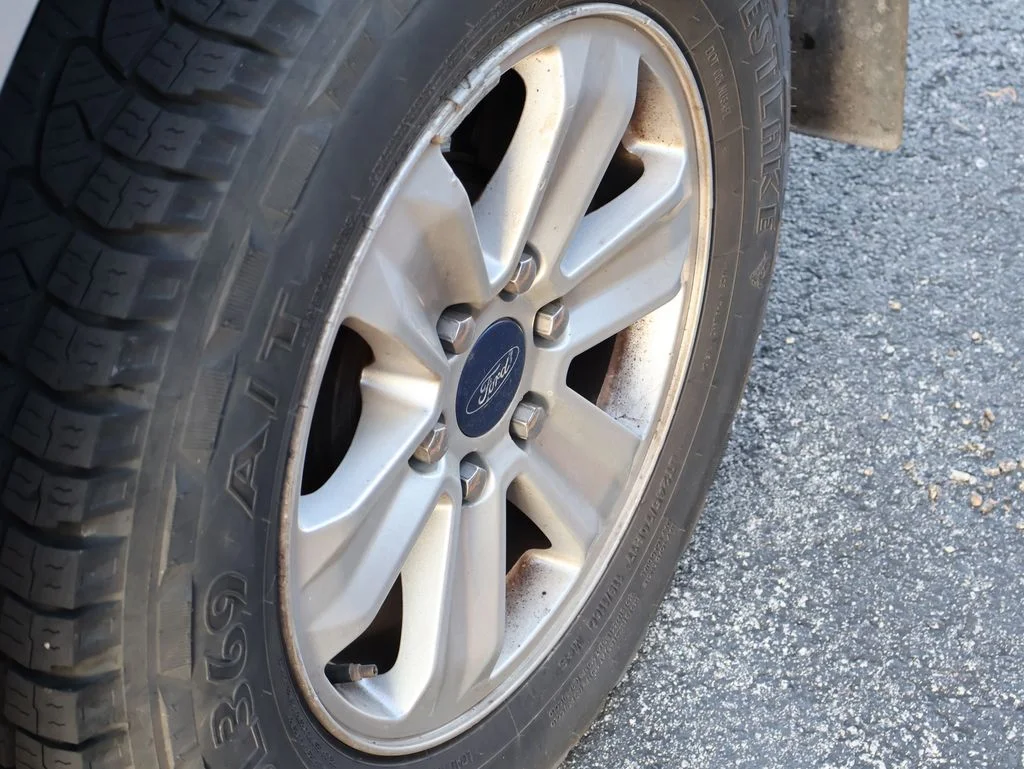 Used 2017 Silver Ford XL image 26