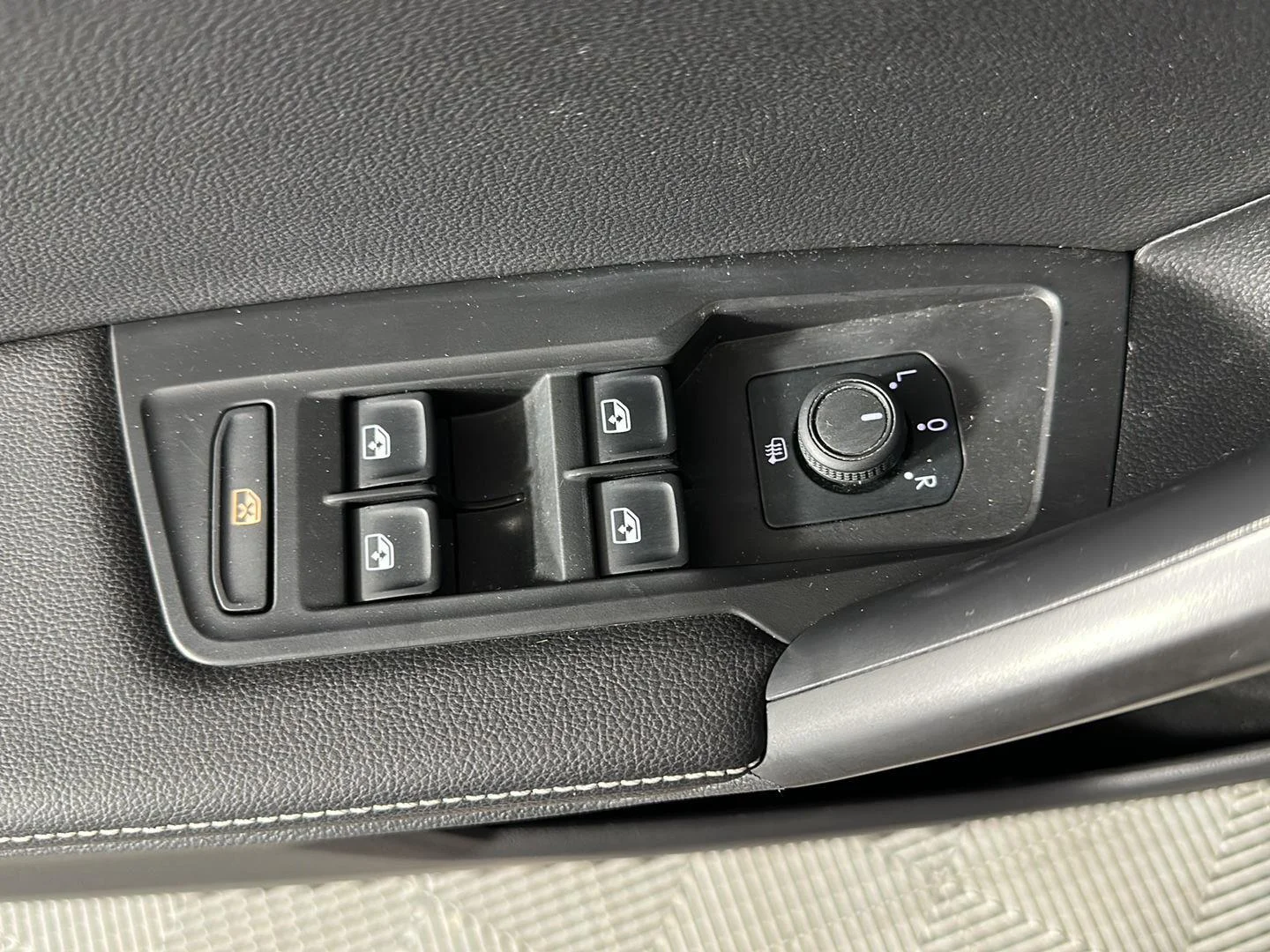 Used 2024 Platinum Gray Metallic Volkswagen S image 21
